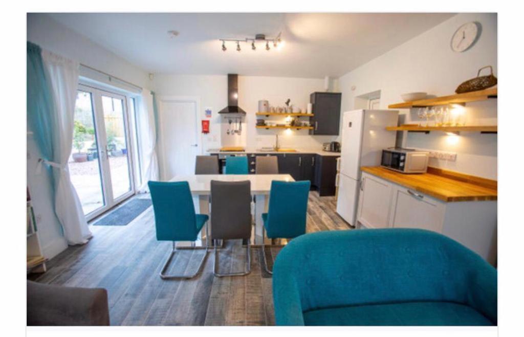 Josies Place At Waters Edge Self Catering Apartment Glenarm Екстериор снимка