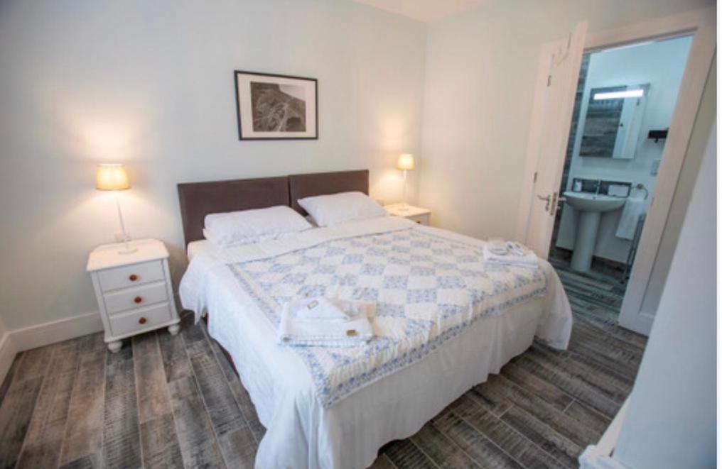 Josies Place At Waters Edge Self Catering Apartment Glenarm Екстериор снимка